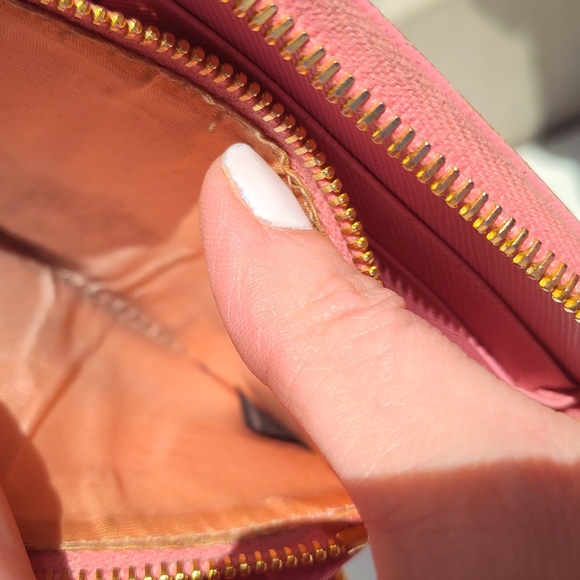 Pale Pink Prada Milano Wallet - Picture 14 of 15